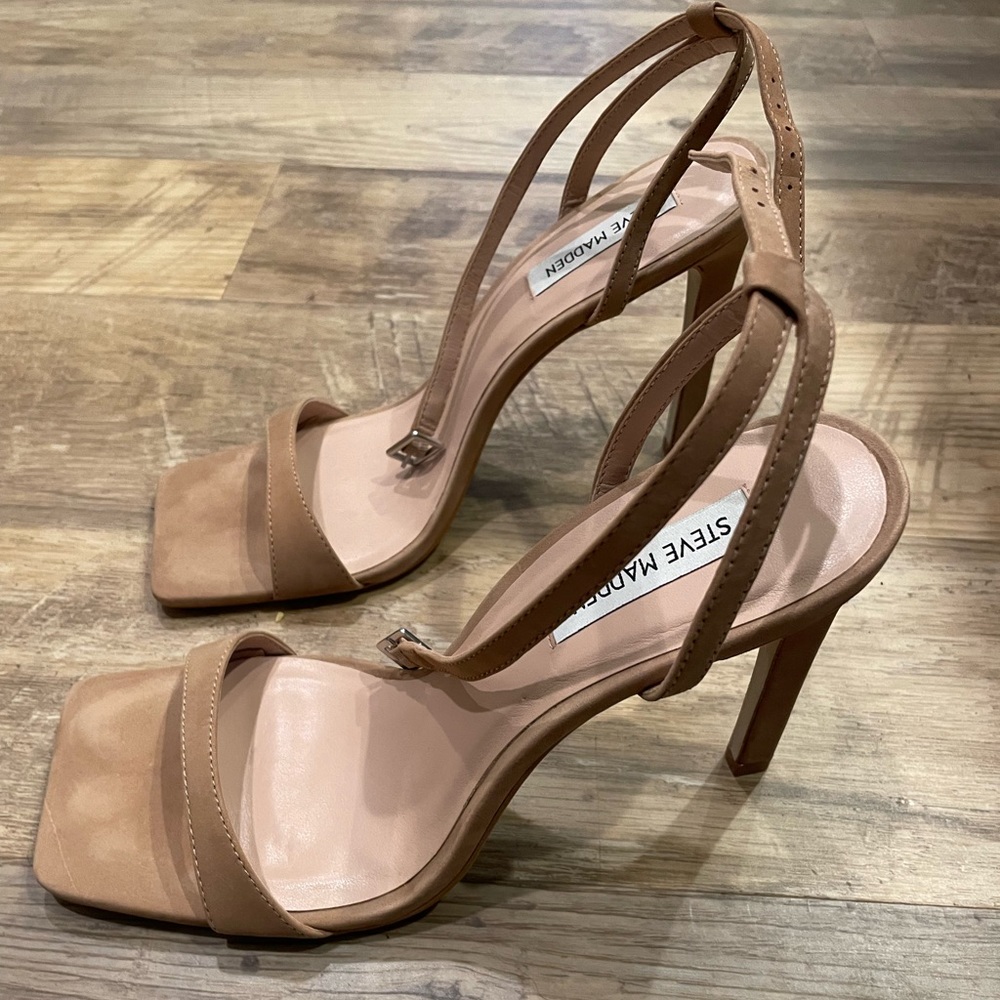Steve Madden heels (nude)
